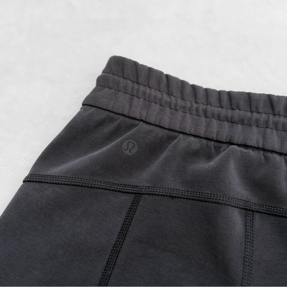 Lululemon Softstreme High-Rise Pant *Short – Black – Size 0 - Picture 5 of 9
